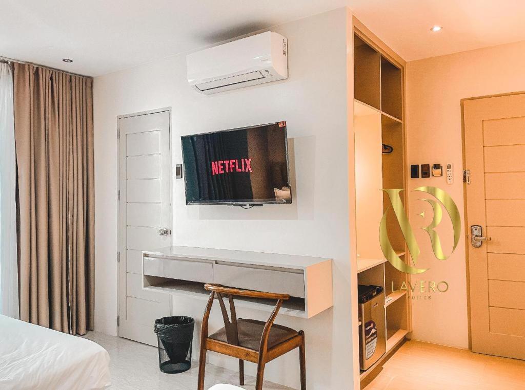Lavero Suites Kalibo Extérieur photo