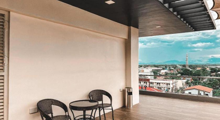 Lavero Suites Kalibo Extérieur photo