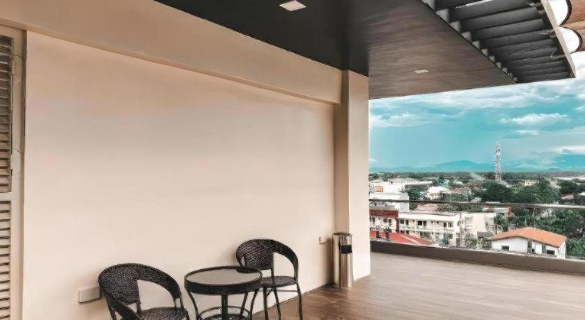 Lavero Suites Kalibo Extérieur photo
